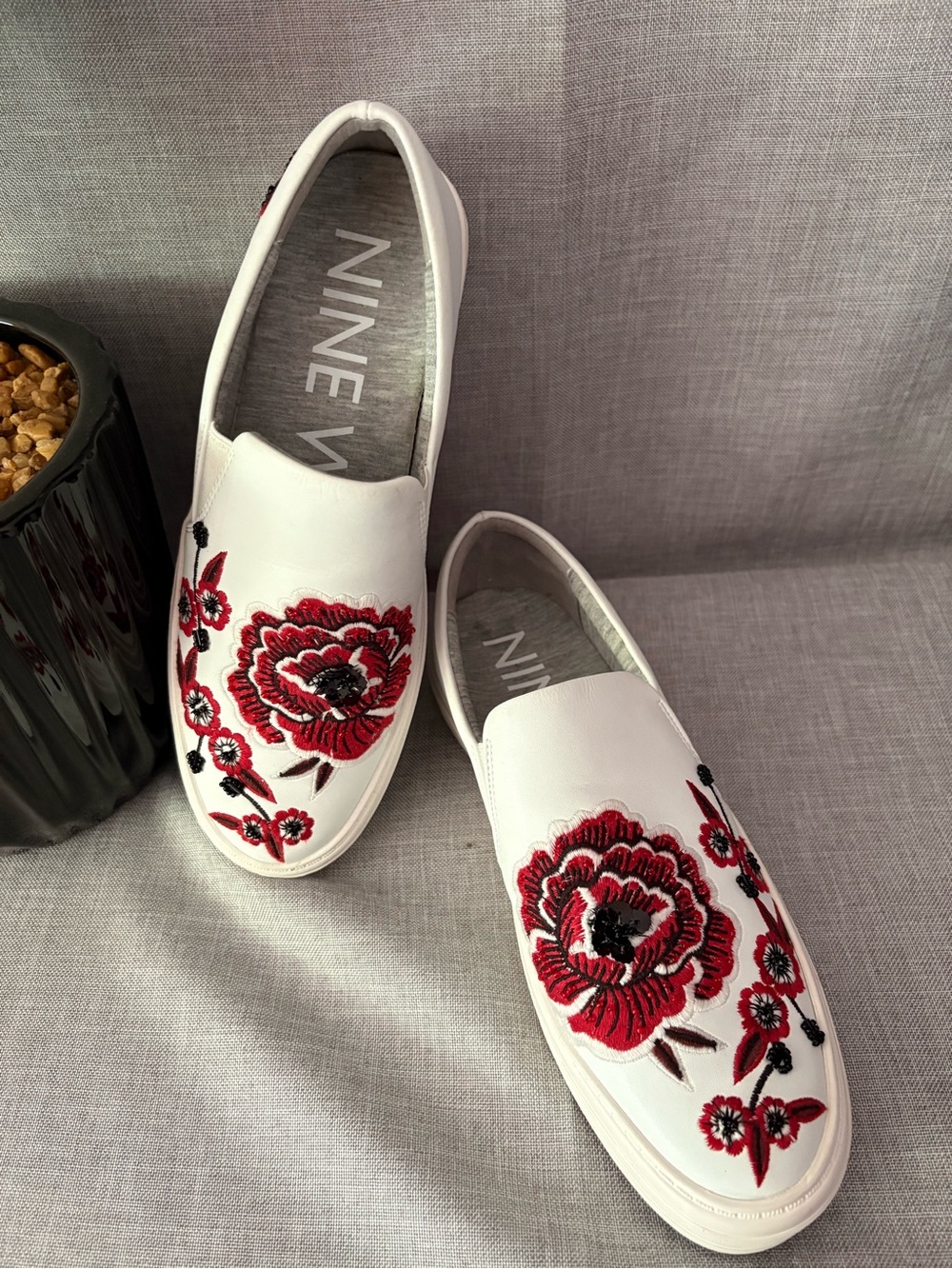 Nine West Onyeka Slip-On Sneakers w/ Red + Black Floral Embroidery 6 1/2 New